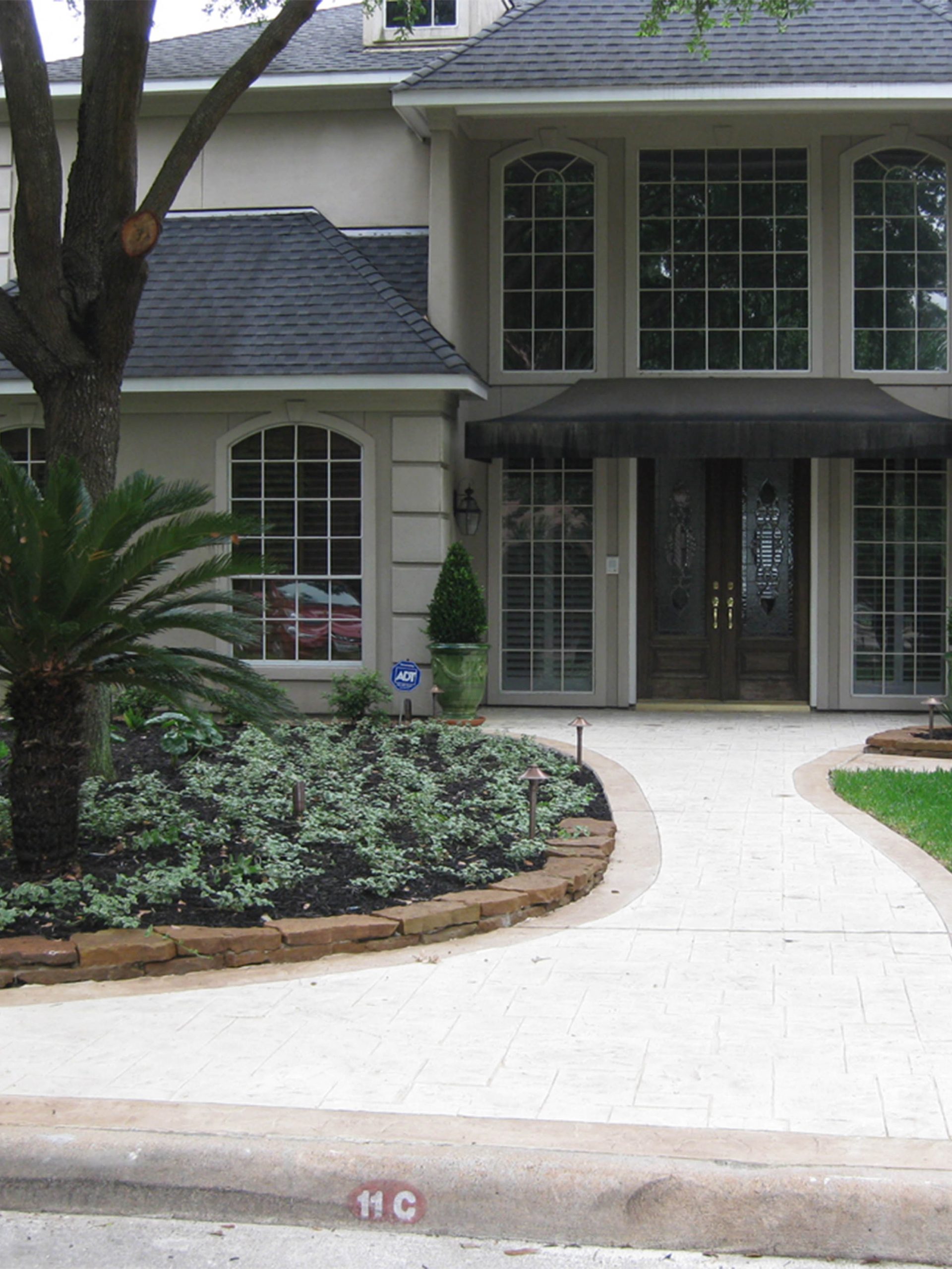 Bed Edging Houston – Clean Landscape Borders